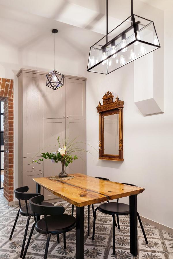 Gallery Art Apartment Львов Экстерьер фото