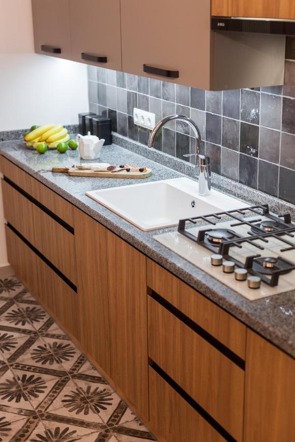 Gallery Art Apartment Львов Экстерьер фото