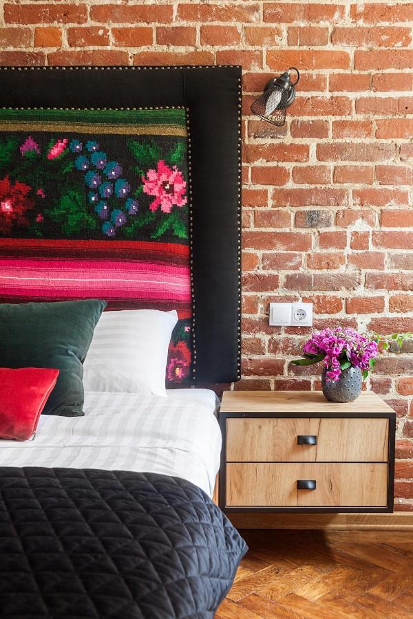 Gallery Art Apartment Львов Экстерьер фото