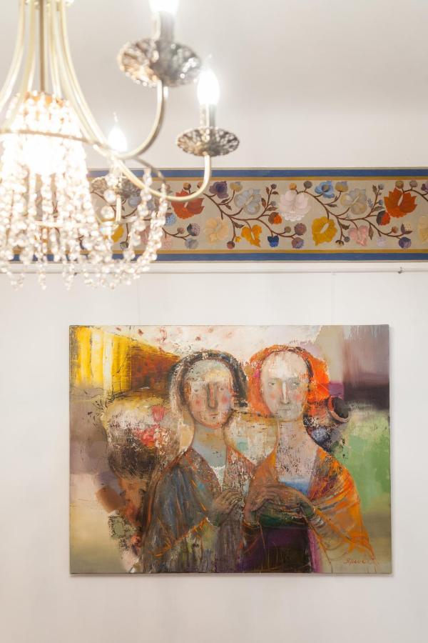 Gallery Art Apartment Львов Экстерьер фото