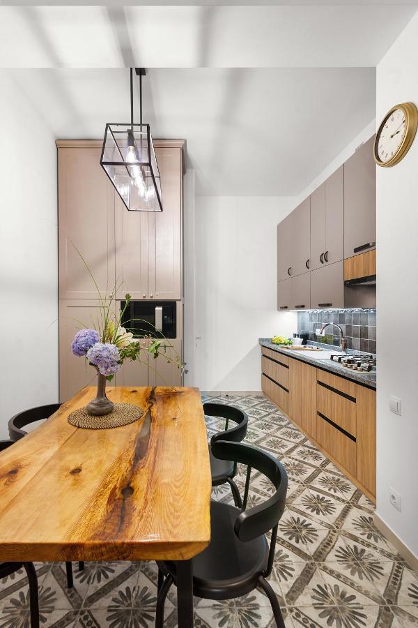 Gallery Art Apartment Львов Экстерьер фото