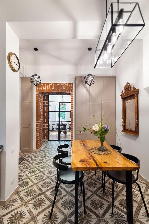 Gallery Art Apartment Львов Экстерьер фото