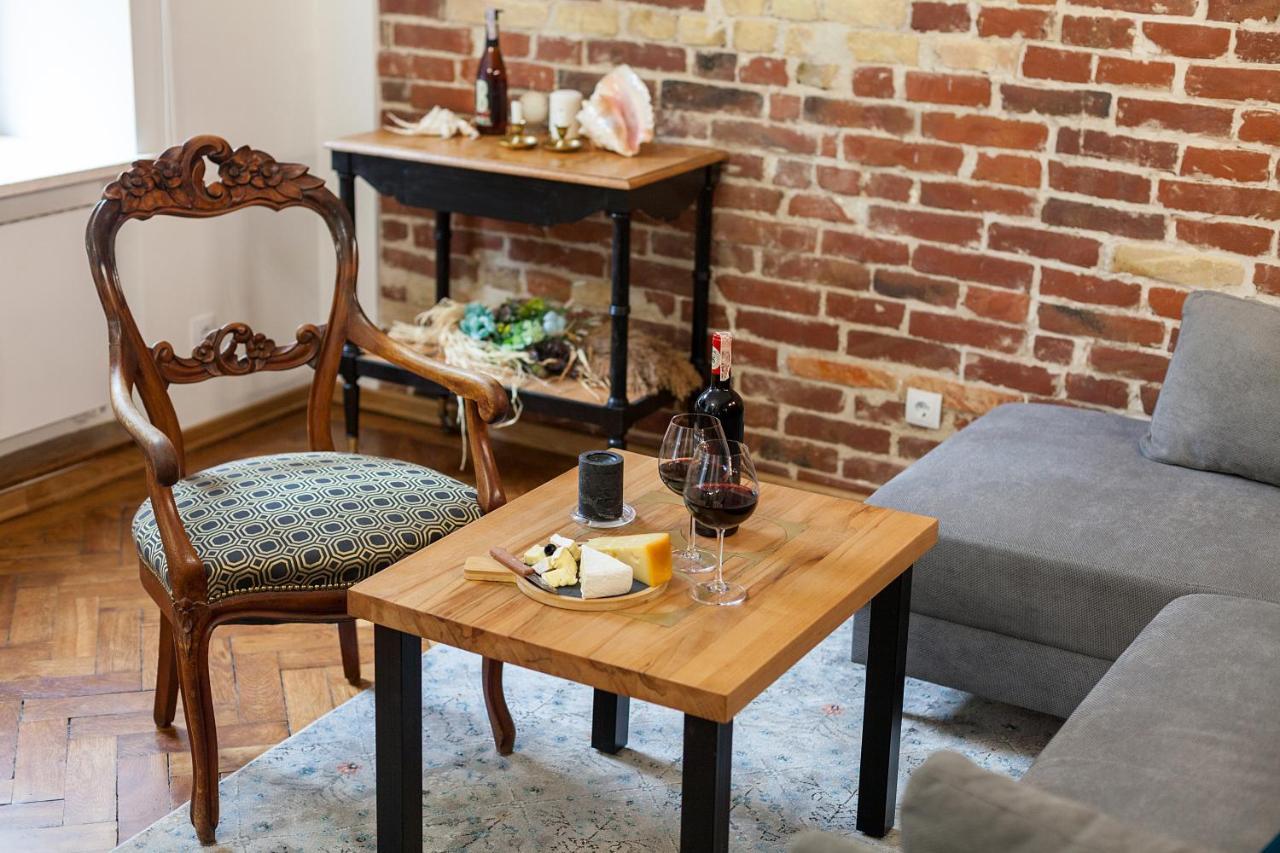 Gallery Art Apartment Львов Экстерьер фото