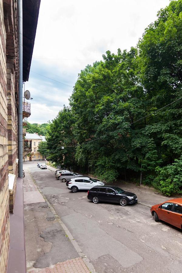 Gallery Art Apartment Львов Экстерьер фото